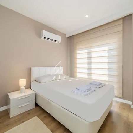 Modern & With Shared Pool In Colorful Muratpasa 安塔利亚
